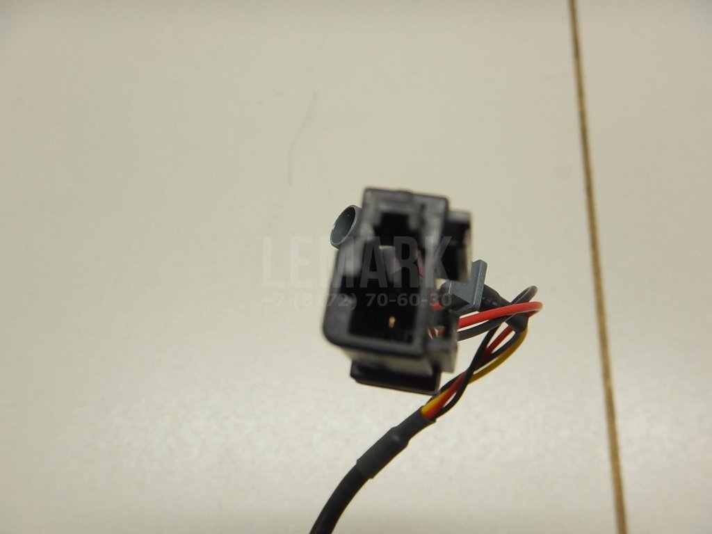 Кнопка открывания багажника