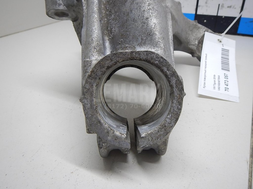 Кулак поворотный передний правый