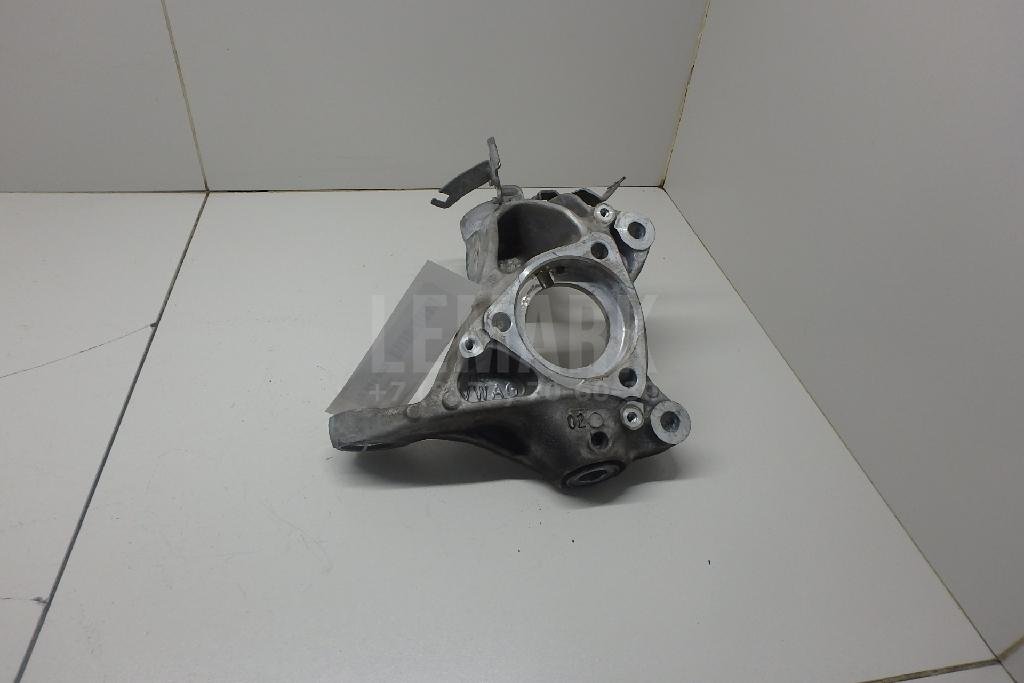 Кулак поворотный передний правый