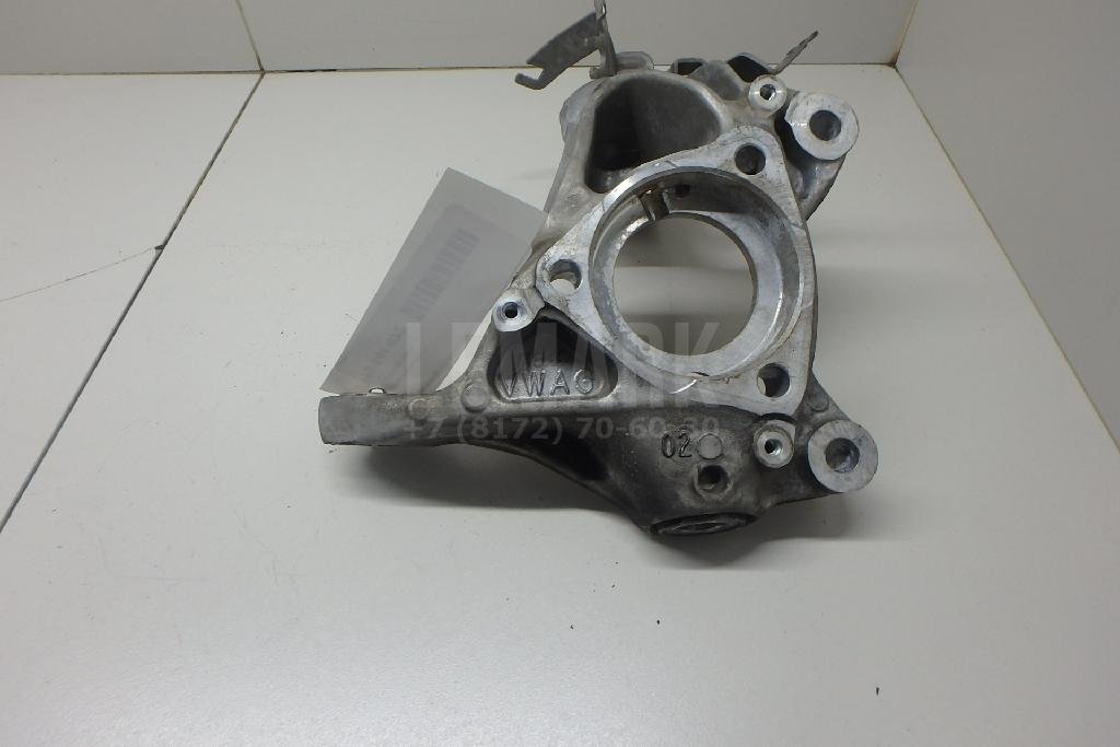 Кулак поворотный передний правый