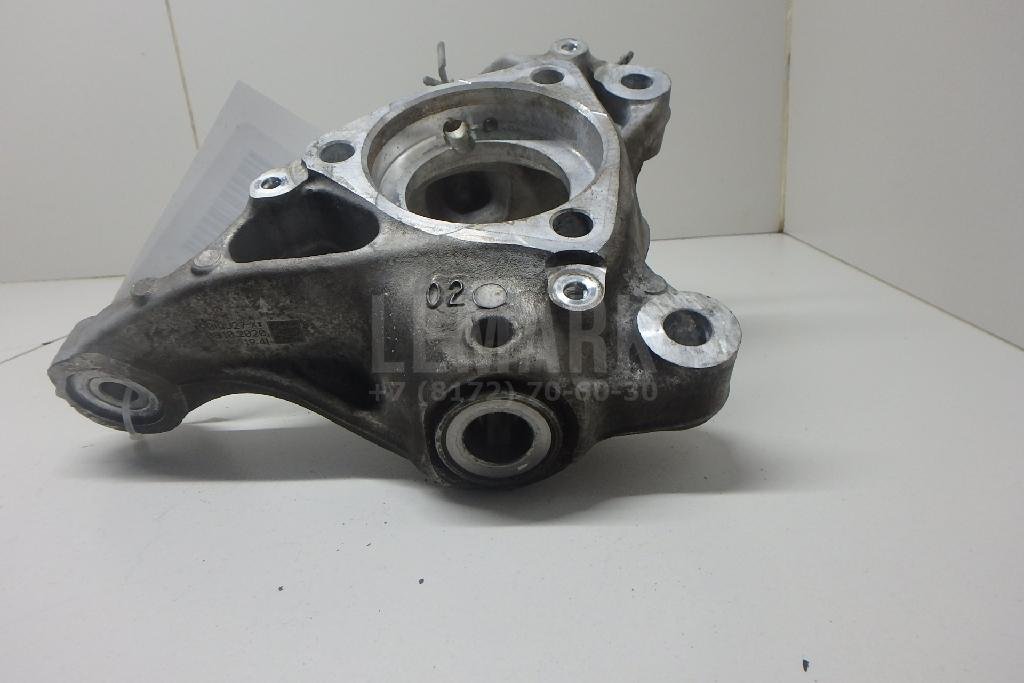 Кулак поворотный передний правый