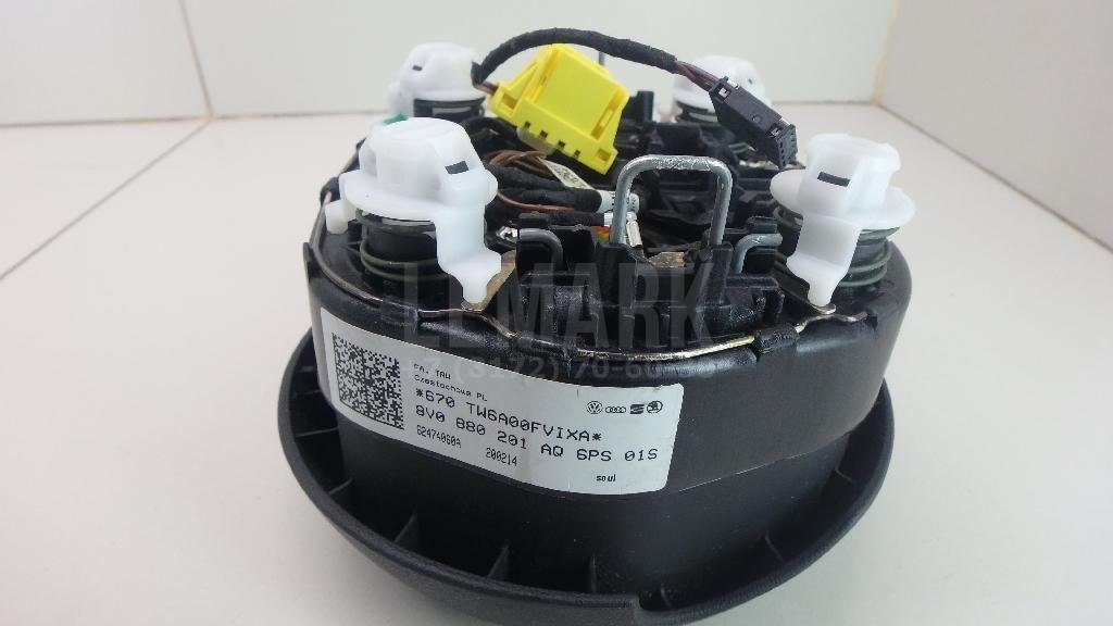 Подушка безопасности в рулевое колесо