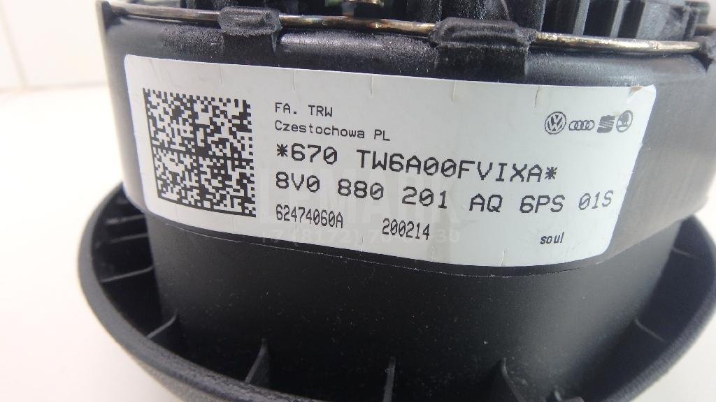 Подушка безопасности в рулевое колесо