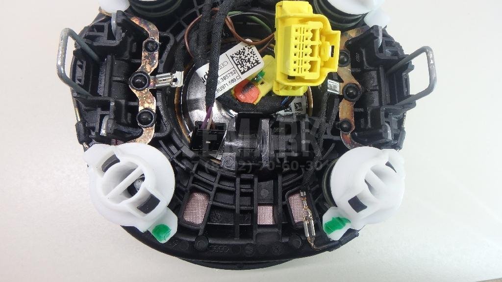 Подушка безопасности в рулевое колесо