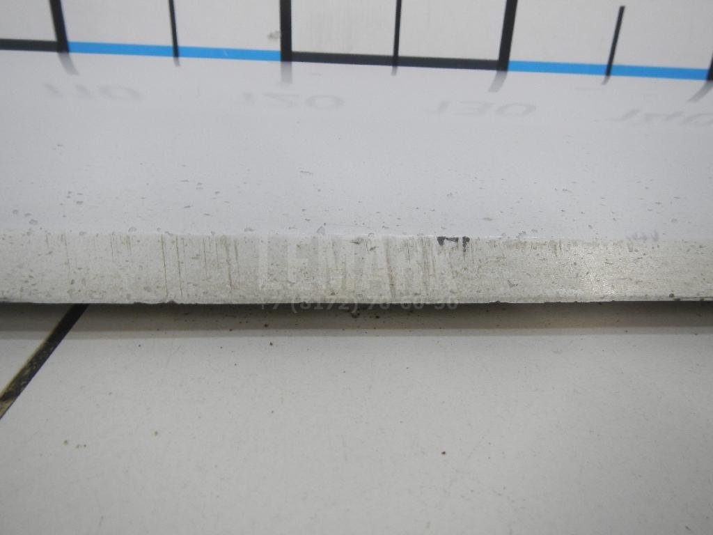 Накладка двери передней правой