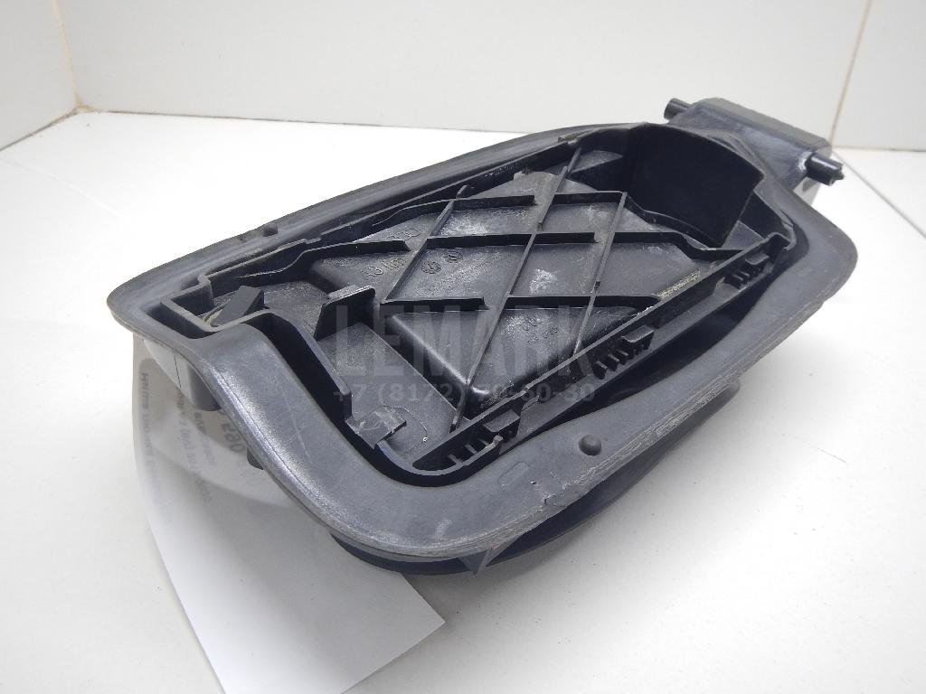 Ниша лючка бензобака