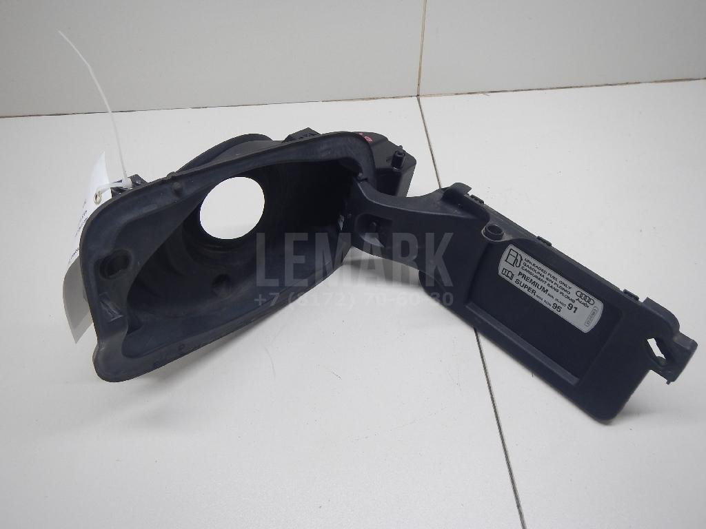 Ниша лючка бензобака