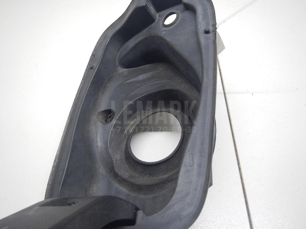 Ниша лючка бензобака