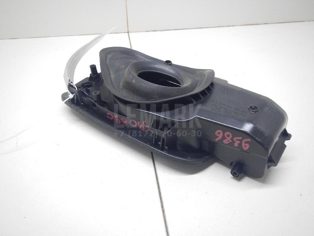 Ниша лючка бензобака