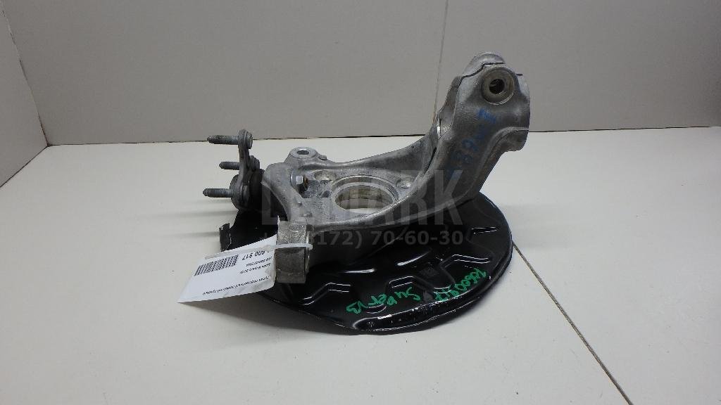 Кулак поворотный передний правый