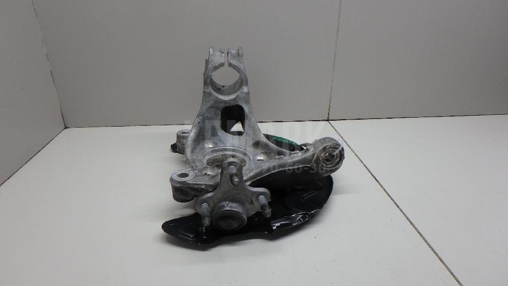 Кулак поворотный передний правый