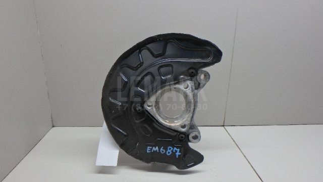 Кулак поворотный передний правый