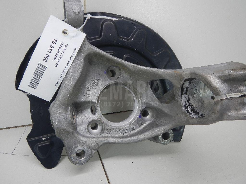 Кулак поворотный передний левый