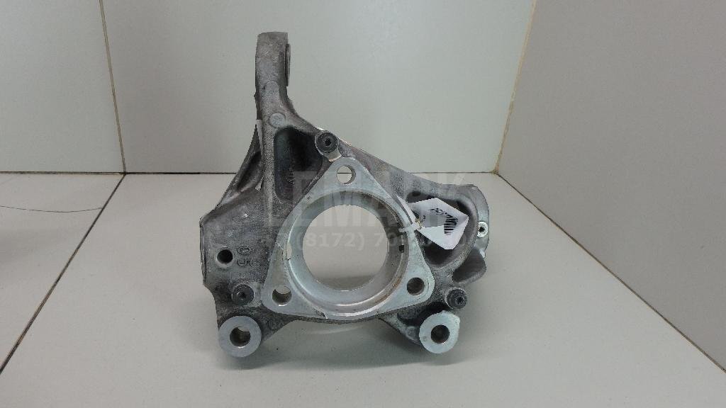 Кулак поворотный передний правый