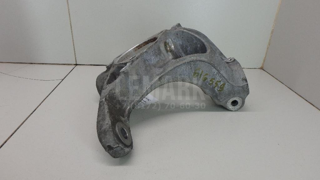 Кулак поворотный передний левый