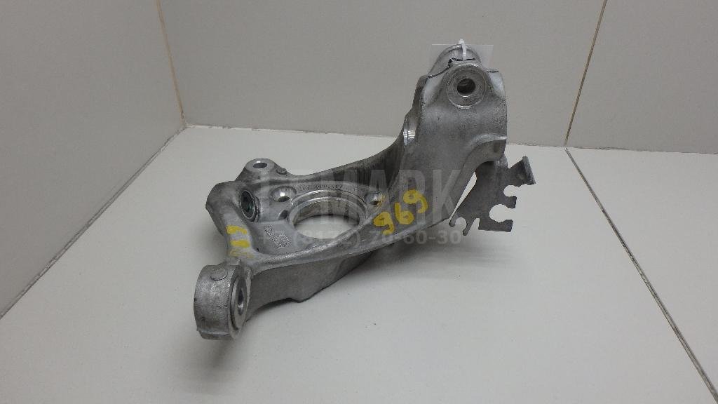 Кулак поворотный передний правый