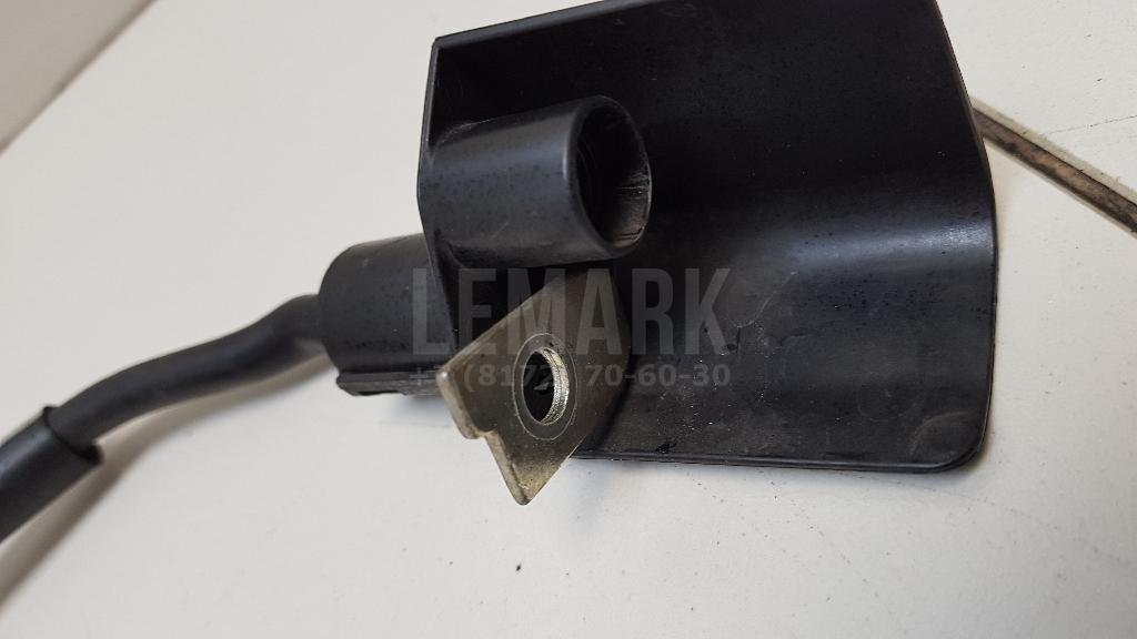 Клемма аккумулятора плюс