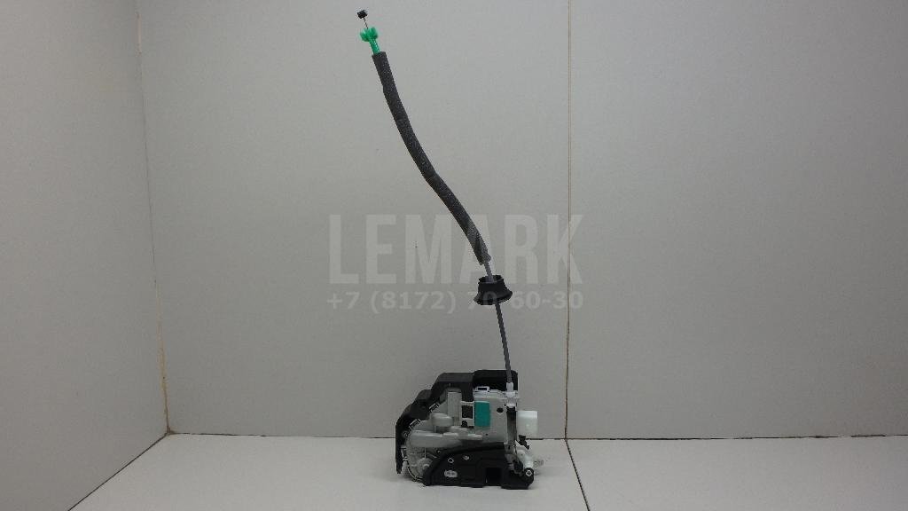 Замок двери передней левой