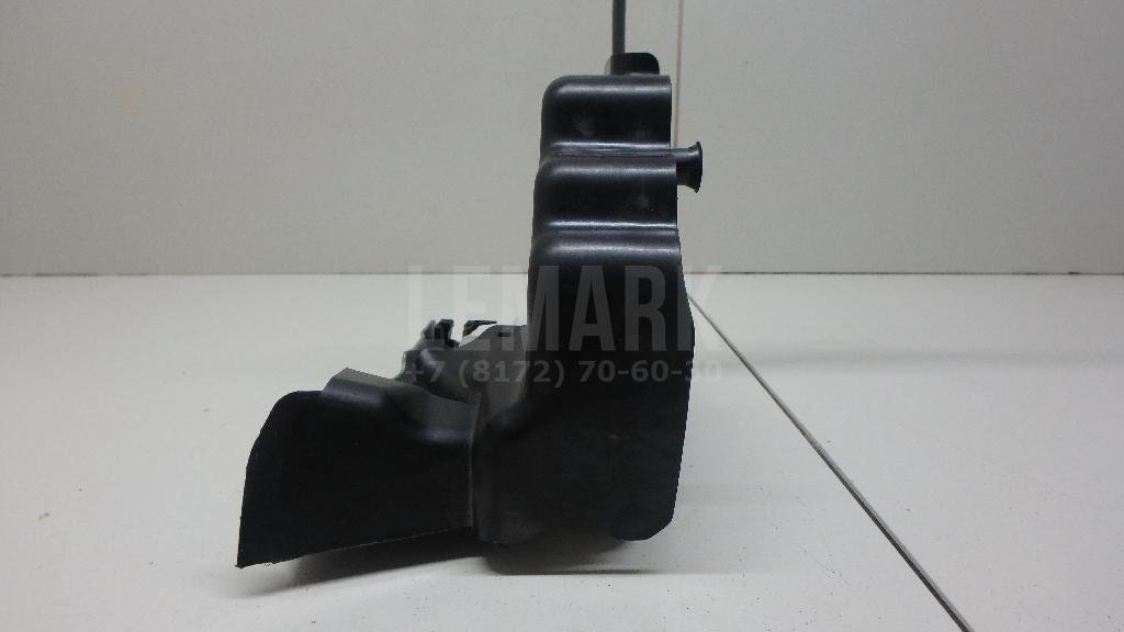 Замок двери передней левой