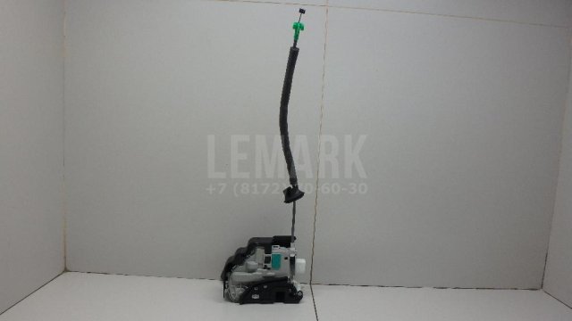 Замок двери передней левой