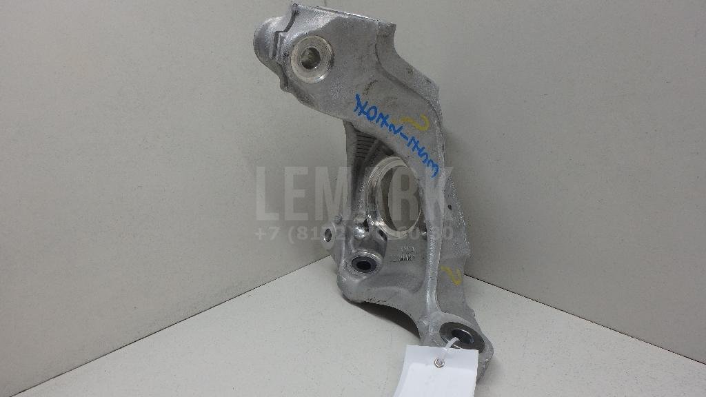 Кулак поворотный передний правый