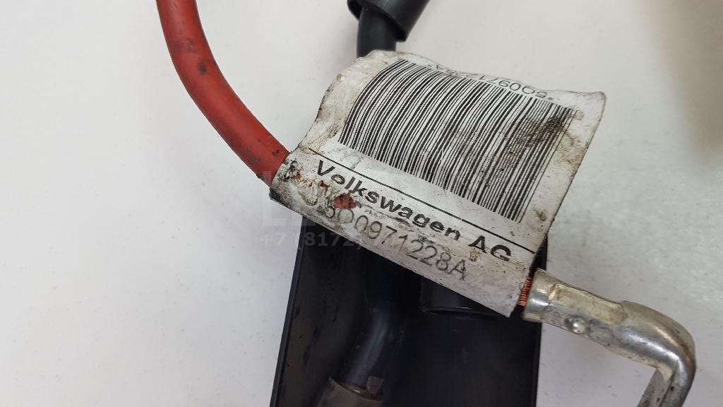 Клемма аккумулятора плюс