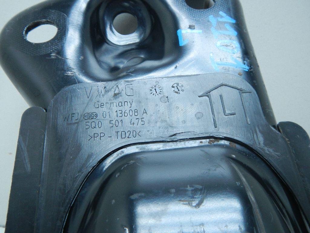 Кронштейн задней балки