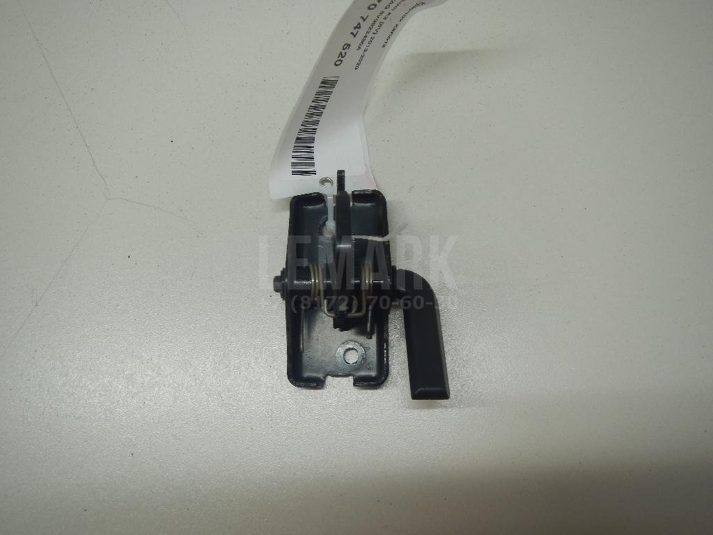 Крючок капота