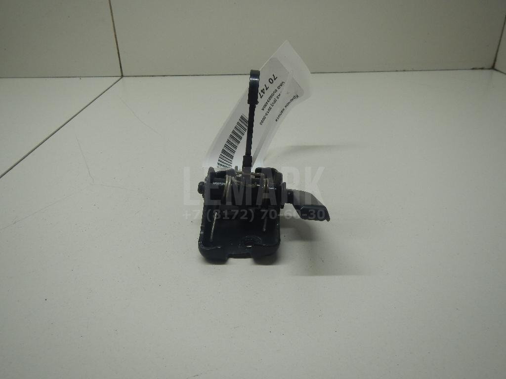 Крючок капота