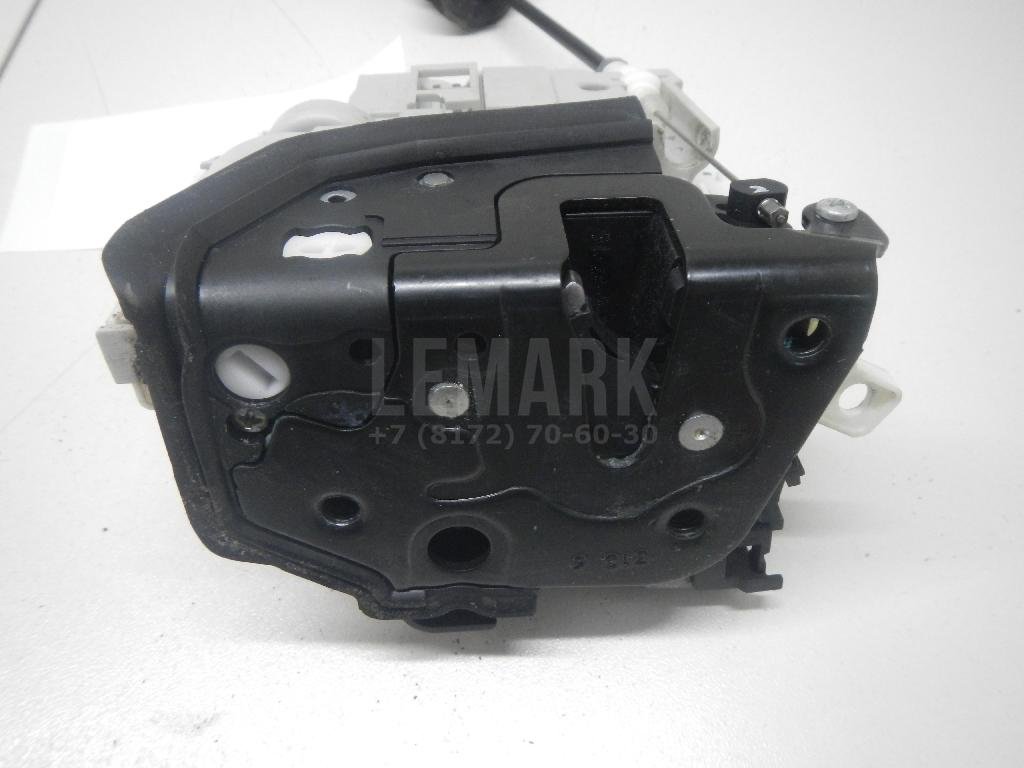 Замок двери передней левой