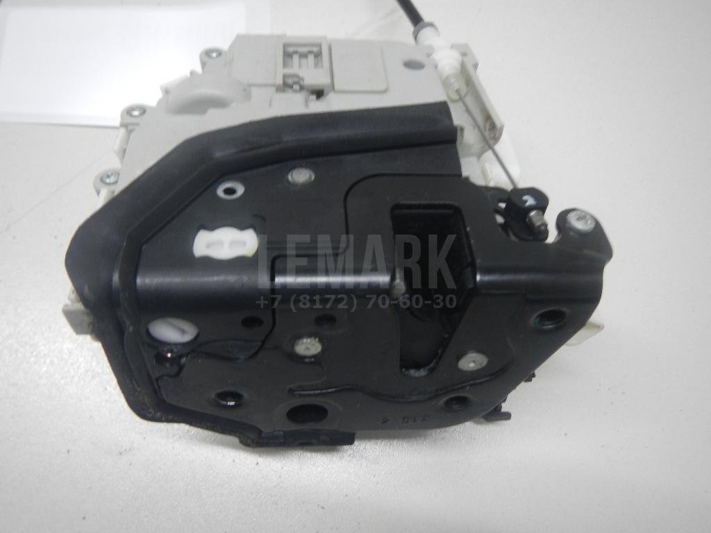 Замок двери передней левой