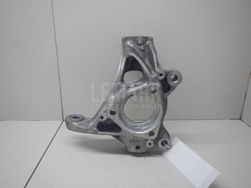 Кулак поворотный передний правый