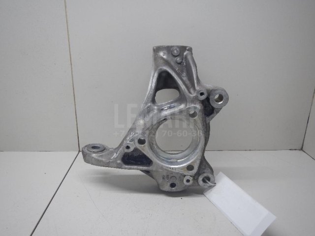 Кулак поворотный передний правый