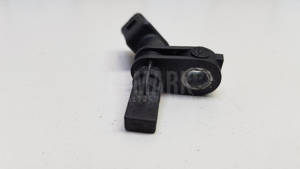 Датчик ABS передний правый