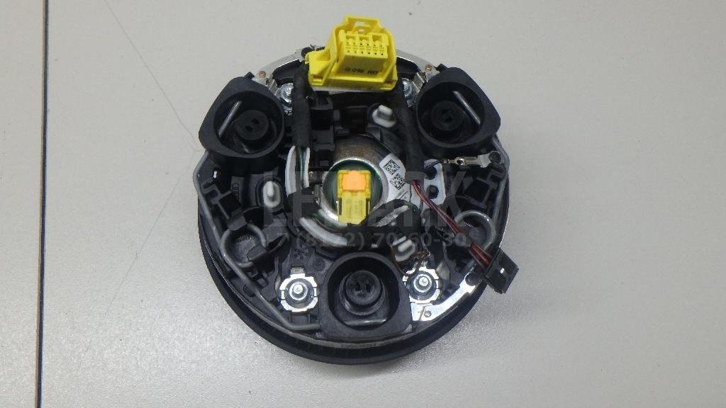 Подушка безопасности в рулевое колесо