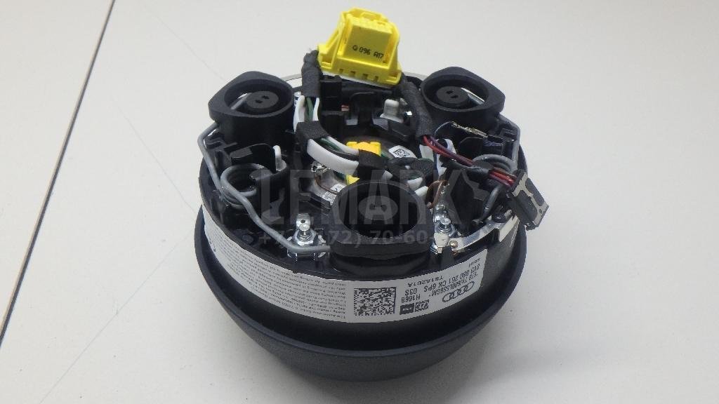 Подушка безопасности в рулевое колесо