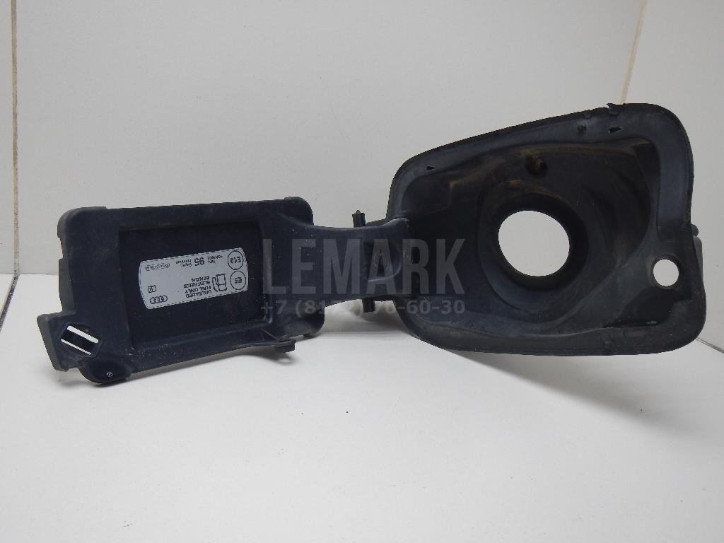 Ниша лючка бензобака