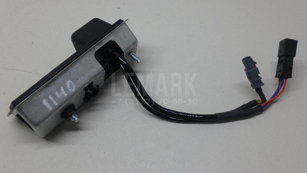 Кнопка открывания багажника