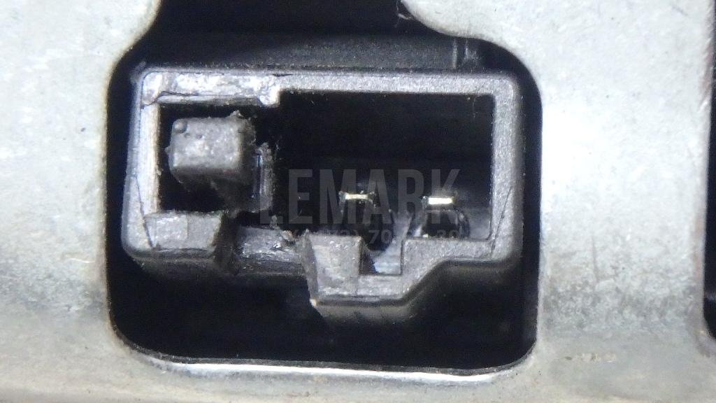 Кнопка открывания багажника