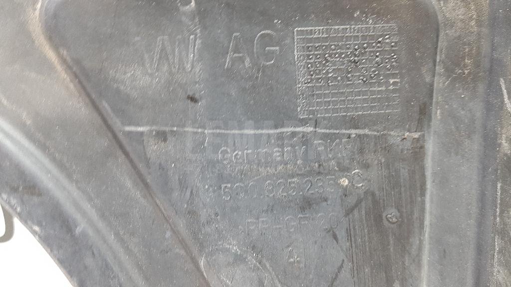 Пыльник двигателя центральный