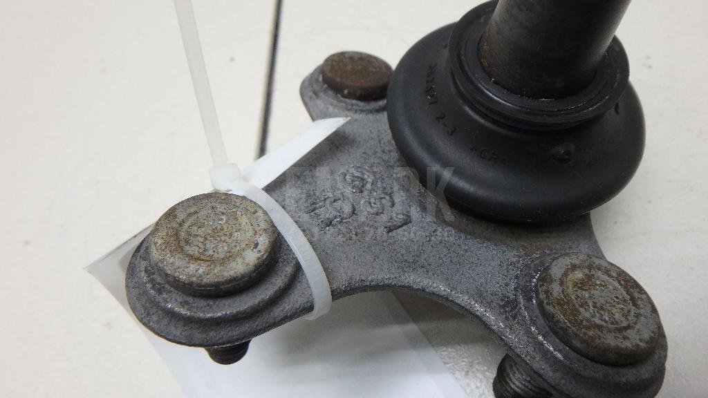 Опора шаровая правая передней подвески