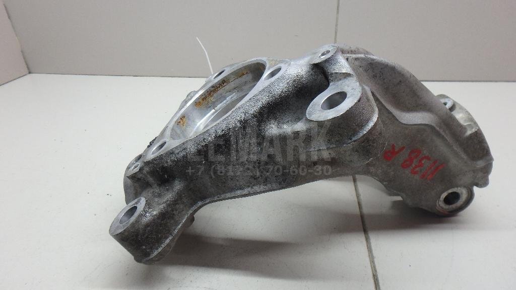 Кулак поворотный передний правый