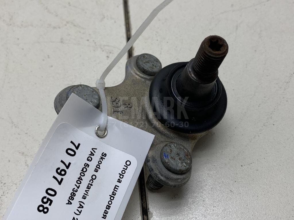 Опора шаровая правая передней подвески