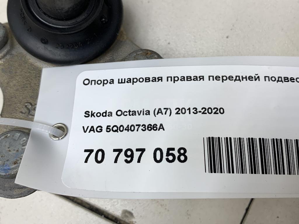 Опора шаровая правая передней подвески