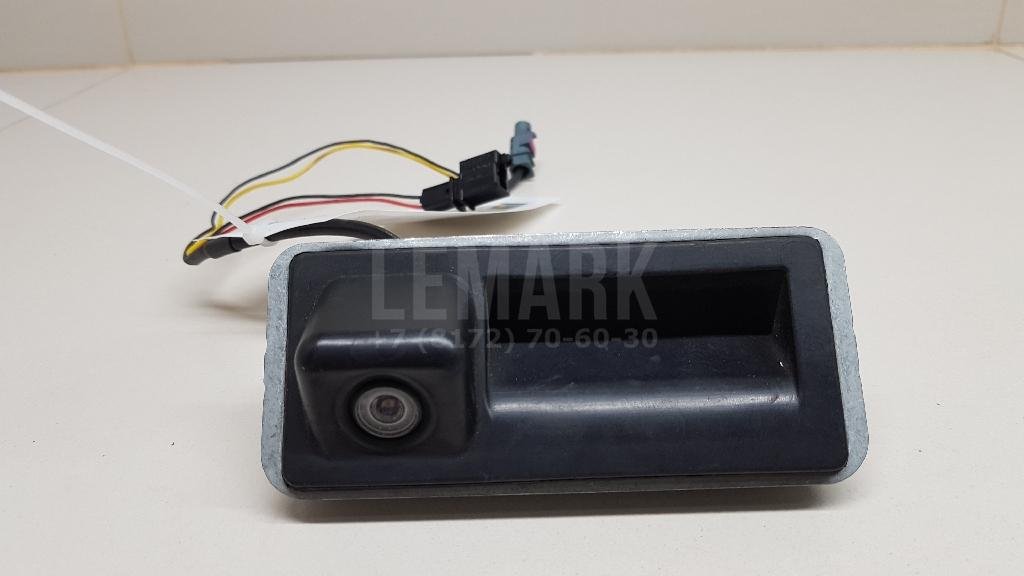 Кнопка открывания багажника