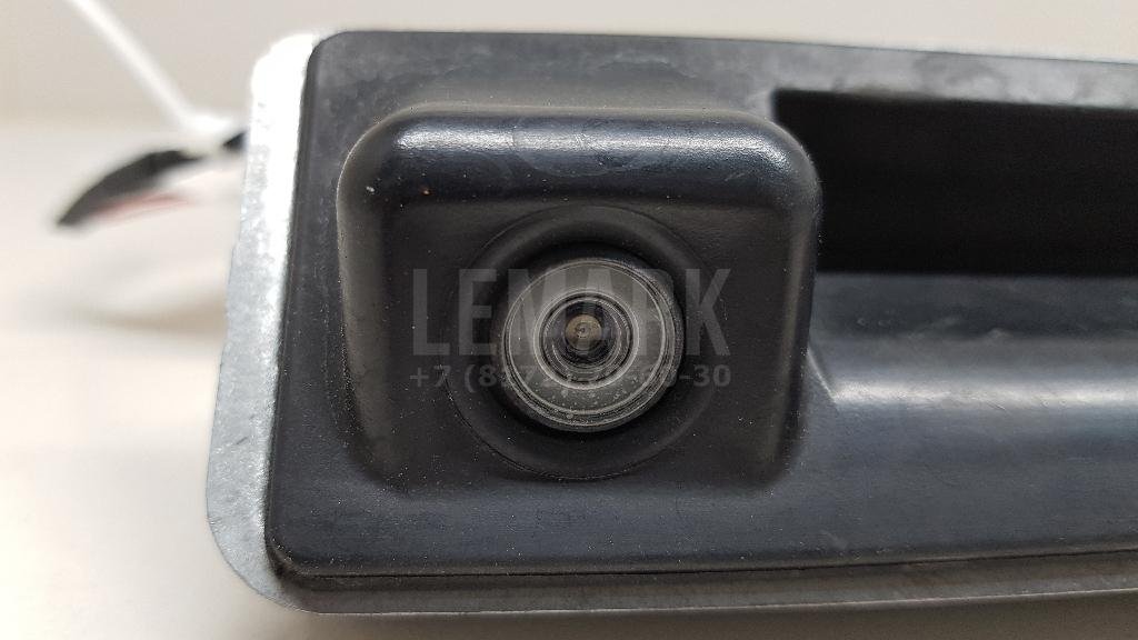 Кнопка открывания багажника