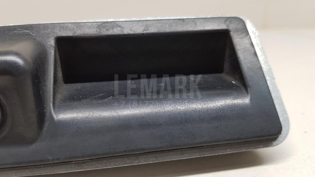 Кнопка открывания багажника