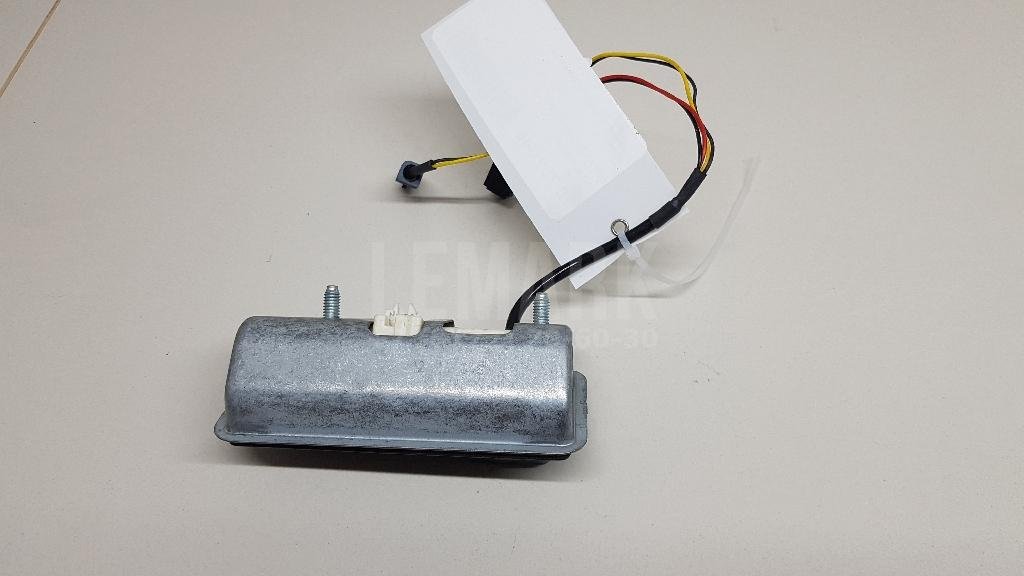 Кнопка открывания багажника