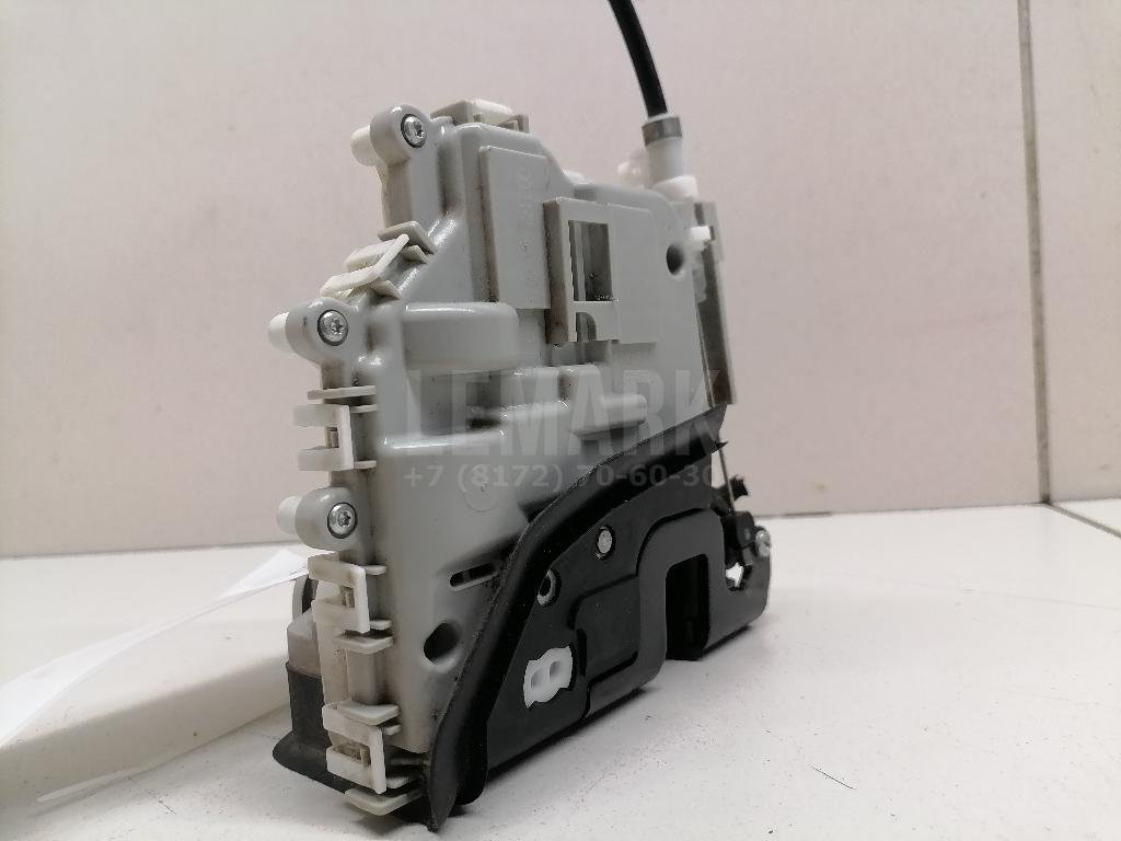 Замок двери передней левой