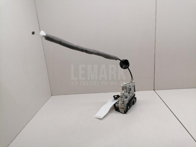 Замок двери передней левой